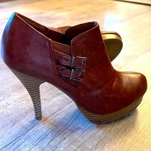 Brown Leather booties 7M